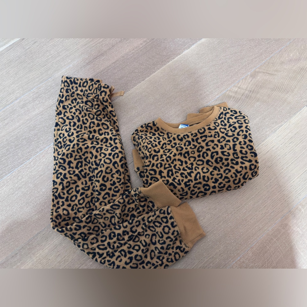Old Navy Girls Size 6/7 Leopard Print Fleece Lot – Onesie + 2-Piece Set